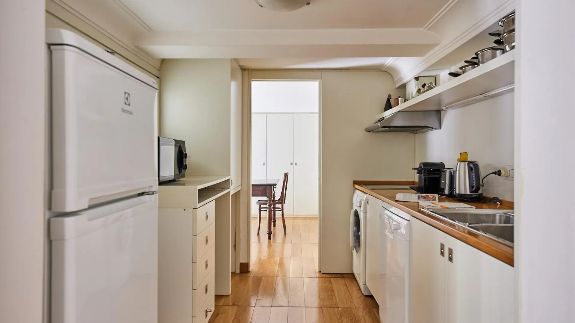Iflat Retro Chic Apartment In Prati Rome
